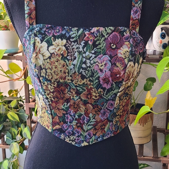 Crop top - Picture 1 of 4